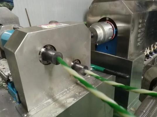 Vollautomatischer Hundefutter-Verarbeitungs-Ausrüstungs-Zufuhr-Kugel-Extruder