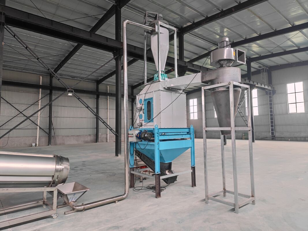 Kontinuierlicher und automatischer Zwillingschraubenauspresser mit 70-110 mm Schraubendurchmesser für die Herstellung von Tiernahrung und Fischfutter in verschiedenen Formen